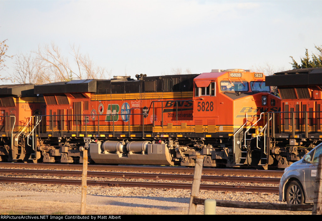 BNSF 5828